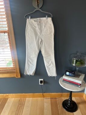 Zara White Frayed Hem Straight-Leg Jeans